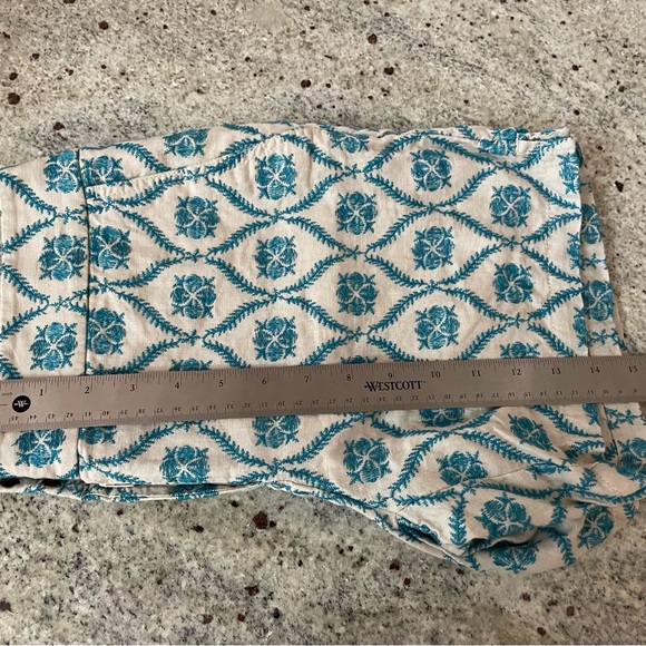 Ann Taylor LOFT Embroidered Floral Linen Riviera Shorts - Picture 5 of 6